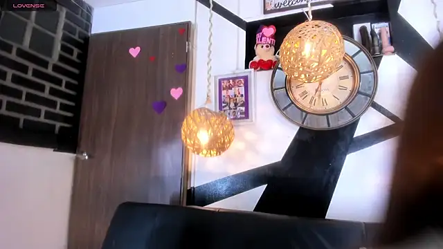 victoria aleia  online show from 03.13.26