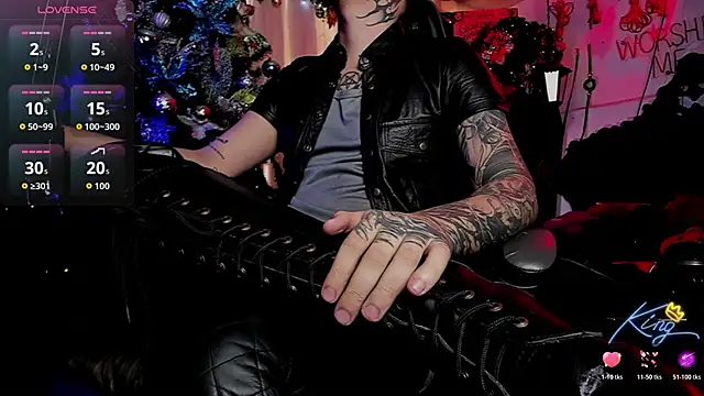 Snapshot of allanhurtss chatting on 12.17.25 allanhurtss online show from 12.17.25