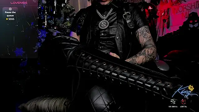 Snapshot of allanhurtss chatting on 12.18.25 allanhurtss online show from 12.18.25