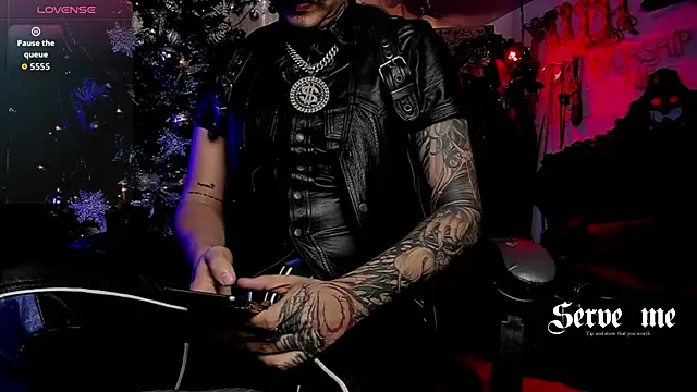 Snapshot of allanhurtss chatting on 12.21.25 allanhurtss online show from 12.21.25