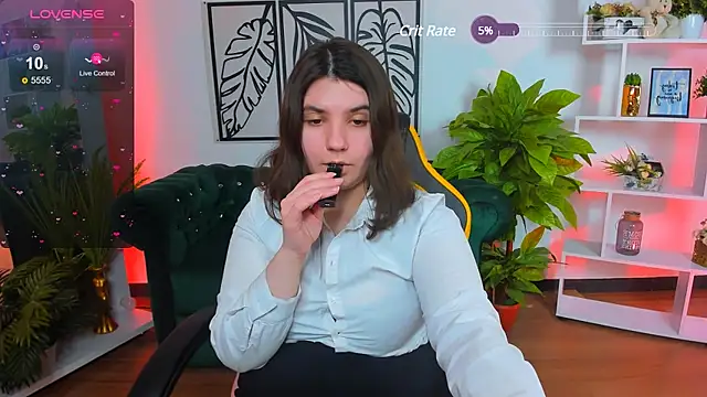 Viola  Shy online show from 03.05.25