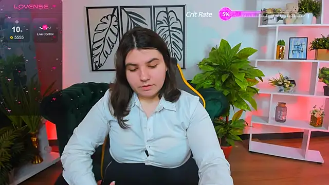 Viola  Shy online show from 03.05.25