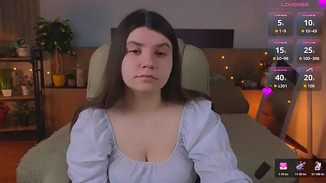 Snapshot of Viola__Shy chatting on 05.24.26 Viola Shy online show from 05.24.26
