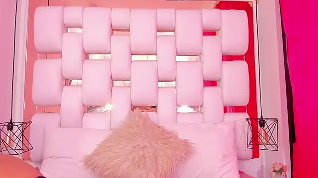 EmmyCruzZ online show from 12.14.25