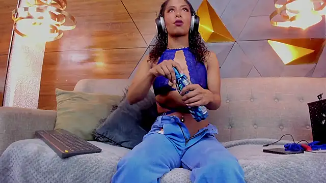 Snapshot of sarah_banks1 chatting on 12.30.24 sarah banks1 online show from 12.30.24