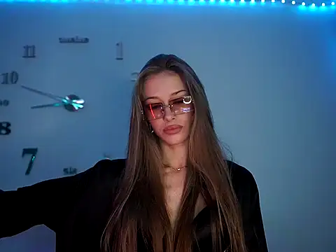 Snapshot of BARBIE_22888 chatting on 11.19.25 BARBIE 22888 online show from 11.19.25