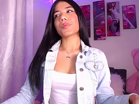 Snapshot of Alissarhys26 chatting on 12.04.24 Alissarhys26 online show from 12.04.24