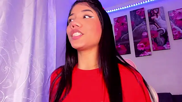 Snapshot of Alissarhys26 chatting on 12.08.24 Alissarhys26 online show from 12.08.24