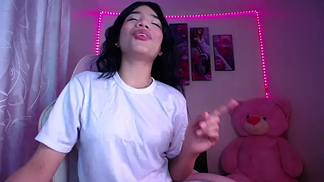 Snapshot of Alissarhys26 chatting on 02.06.25 Alissarhys26 online show from 02.06.25