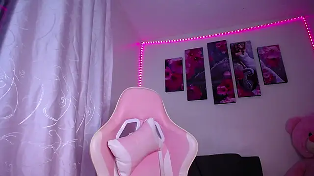 Snapshot of Alissarhys26 chatting on 02.07.25 Alissarhys26 online show from 02.07.25