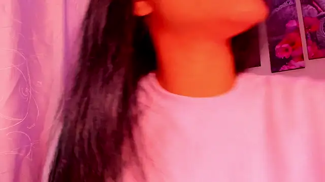 Snapshot of Alissarhys26 chatting on 03.04.25 Alissarhys26 online show from 03.04.25