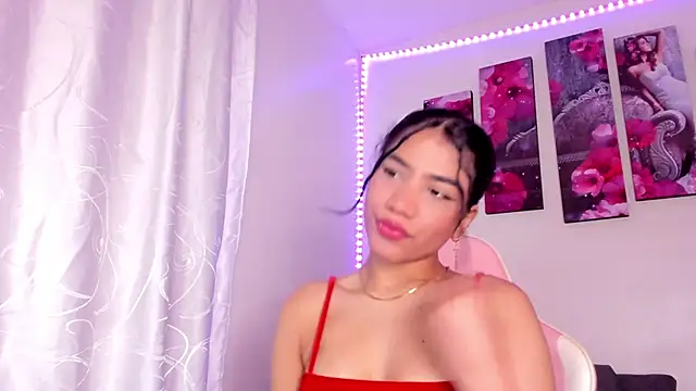 Snapshot of Alissarhys26 chatting on 03.14.25 Alissarhys26 online show from 03.14.25