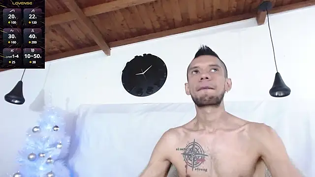 Snapshot of BIGZEHUZ chatting on 12.20.24 BIGZEHUZ online show from 12.20.24