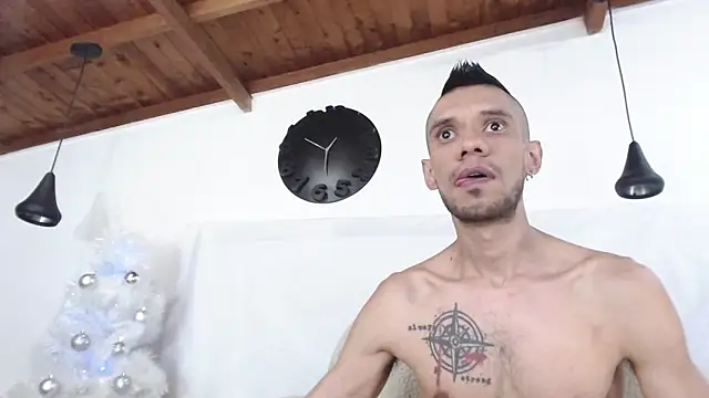 Snapshot of BIGZEHUZ chatting on 12.24.24 BIGZEHUZ online show from 12.24.24