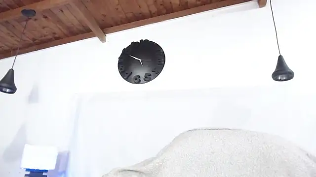 Snapshot of BIGZEHUZ chatting on 02.04.25 BIGZEHUZ online show from 02.04.25