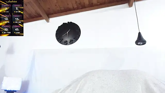 Snapshot of BIGZEHUZ chatting on 02.20.25 BIGZEHUZ online show from 02.20.25