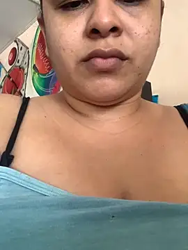 Snapshot of twocurvylatins chatting on 02.12.26 twocurvylatins online show from 02.12.26