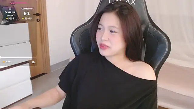 Snapshot of Lin_SiYee chatting on 03.02.25 Lin SiYee online show from 03.02.25