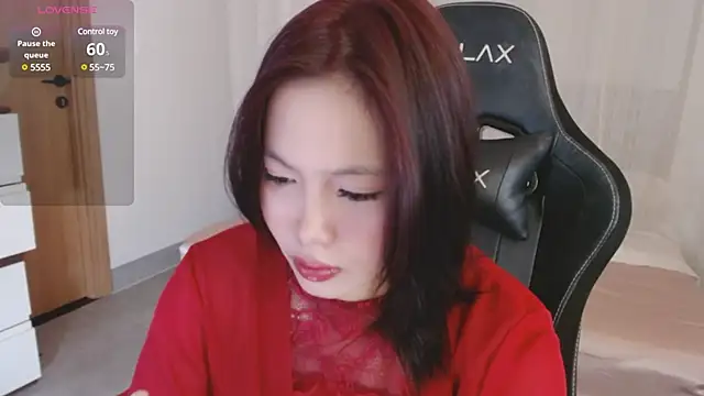 Snapshot of Lin_SiYee chatting on 03.08.25 Lin SiYee online show from 03.08.25