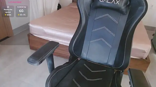 Snapshot of Lin_SiYee chatting on 03.10.25 Lin SiYee online show from 03.10.25