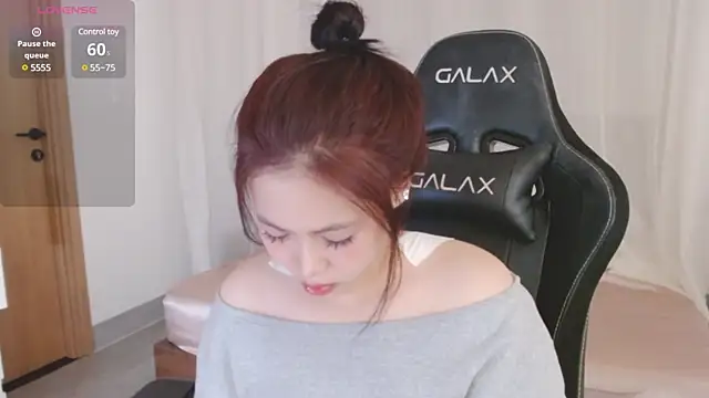 Snapshot of Lin_SiYee chatting on 03.12.25 Lin SiYee online show from 03.12.25