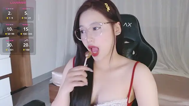 Snapshot of Lin_SiYee chatting on 03.19.25 Lin SiYee online show from 03.19.25