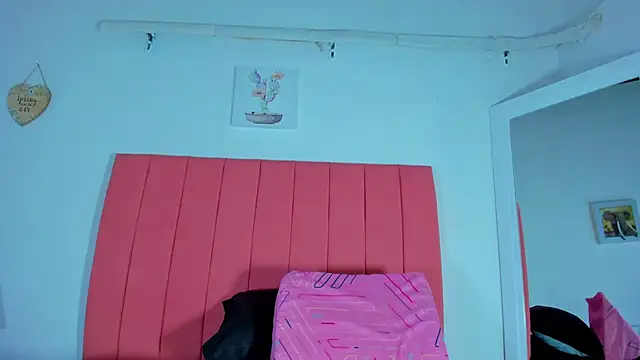 valen rose0 online show from 01.22.25