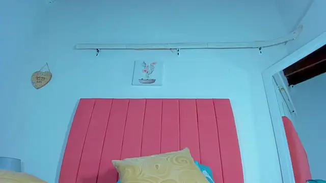 valen rose0 online show from 03.05.25