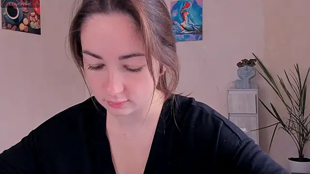 cClandesTina online show from 10.26.25