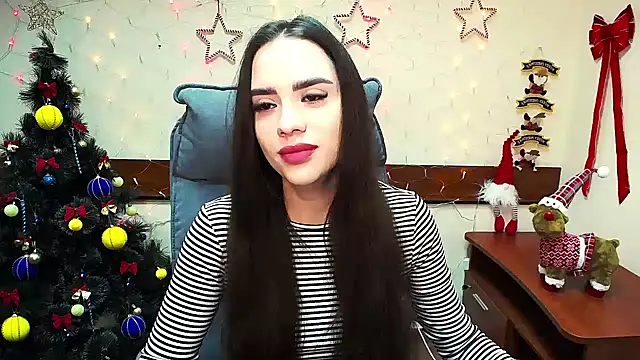 Snapshot of _your_fantasy_girl chatting on 12.20.24 your fantasy girl online show from 12.20.24