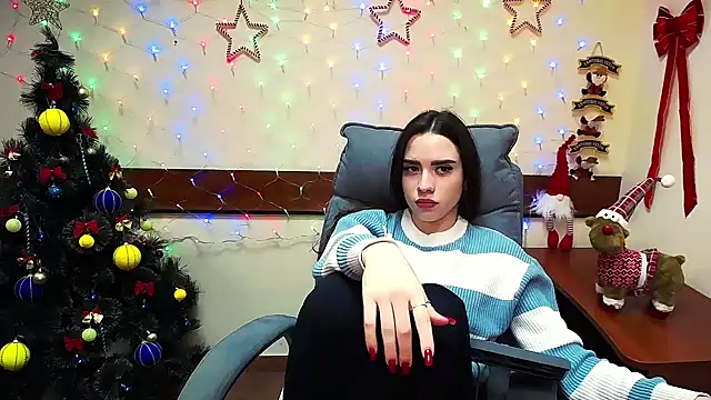 Snapshot of _your_fantasy_girl chatting on 12.23.24 your fantasy girl online show from 12.23.24