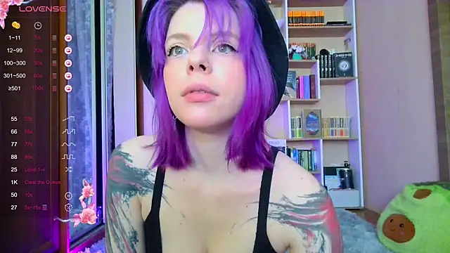 Snapshot of milky__way__ chatting on 03.21.25 milky way online show from 03.21.25