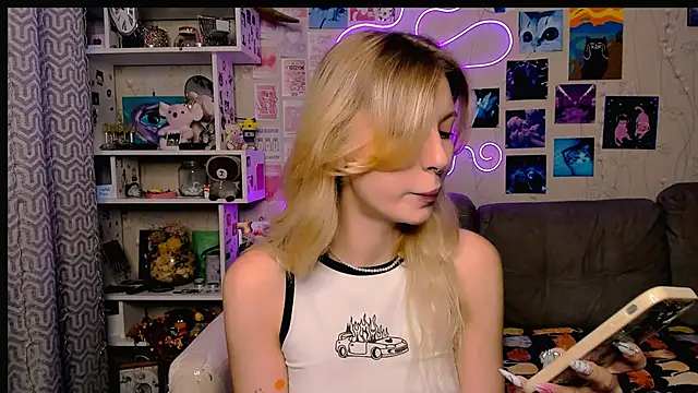 Maria Hunt online show from 12.05.24