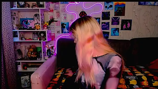 Maria Hunt online show from 12.18.24