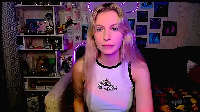 Maria Hunt online show from 12.19.24