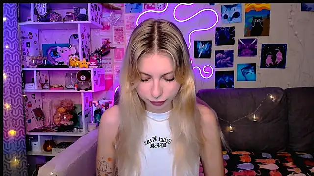 Maria Hunt online show from 12.21.24