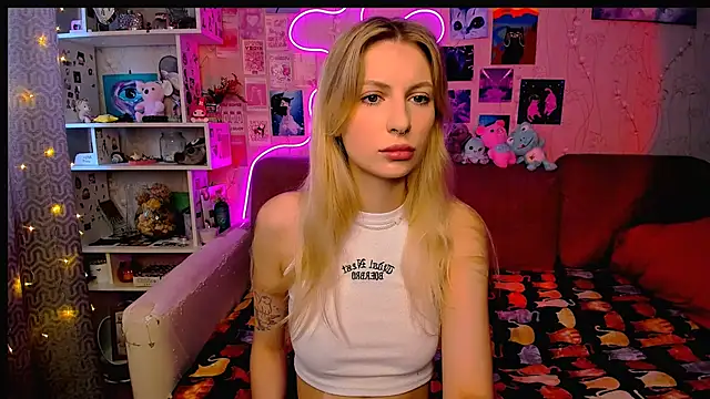 Maria Hunt online show from 01.23.25