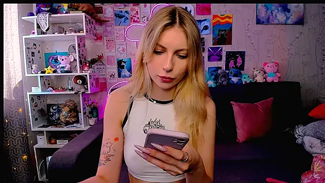 Maria Hunt online show from 02.06.25