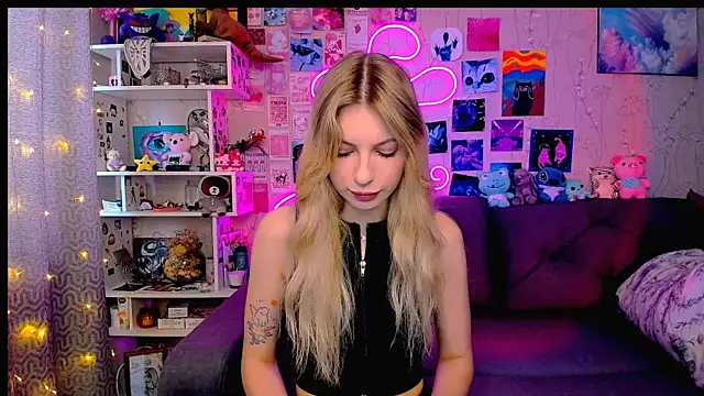 Maria Hunt online show from 02.08.25