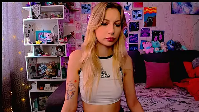 Maria Hunt online show from 02.15.25