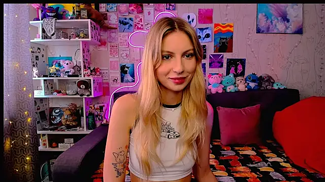 Maria Hunt online show from 02.18.25