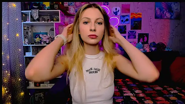 Maria Hunt online show from 02.20.25