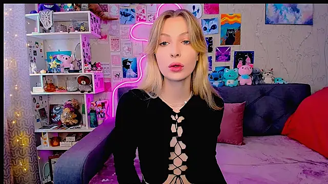 Maria Hunt online show from 02.27.25