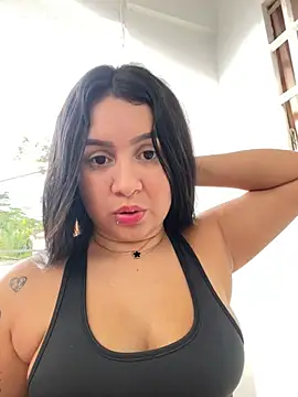 Pretty Isadora online show from 01.07.25