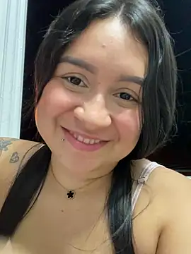 Snapshot of Pretty_Isadora chatting on 01.09.25 Pretty Isadora online show from 01.09.25