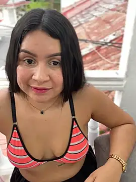 Snapshot of Pretty_Isadora chatting on 01.10.25 Pretty Isadora online show from 01.10.25