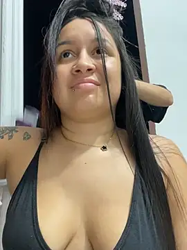 Snapshot of Pretty_Isadora chatting on 01.15.25 Pretty Isadora online show from 01.15.25