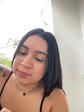 Snapshot of Pretty_Isadora chatting on 01.16.25 Pretty Isadora online show from 01.16.25