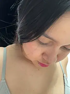 Snapshot of Pretty_Isadora chatting on 01.19.25 Pretty Isadora online show from 01.19.25