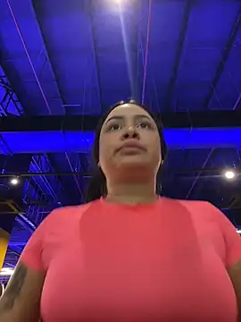 Snapshot of Pretty_Isadora chatting on 01.28.25 Pretty Isadora online show from 01.28.25